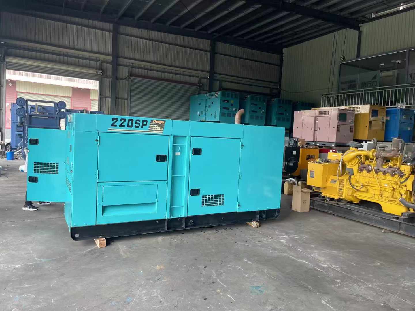 百色柴油发电机组长期不间断运行时，如何监控其温度和压力？