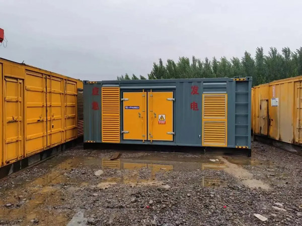 百色柴油发电机如何判断干式空气滤清器是否需要更换？