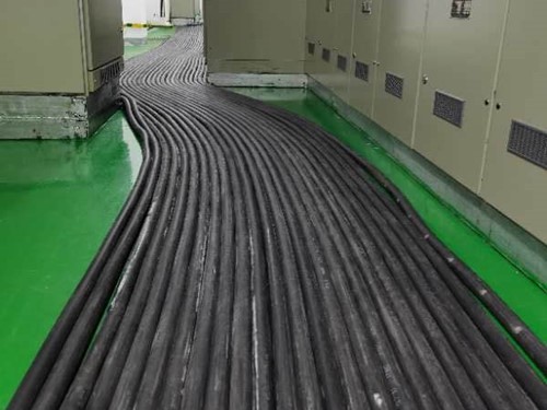 百色如何根据理论计算公式计算温度对特定电压测量结果的影响？