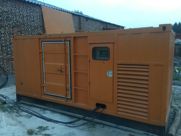 百色发电机组长期使用中，电缆线的敷设路径有哪些要求？